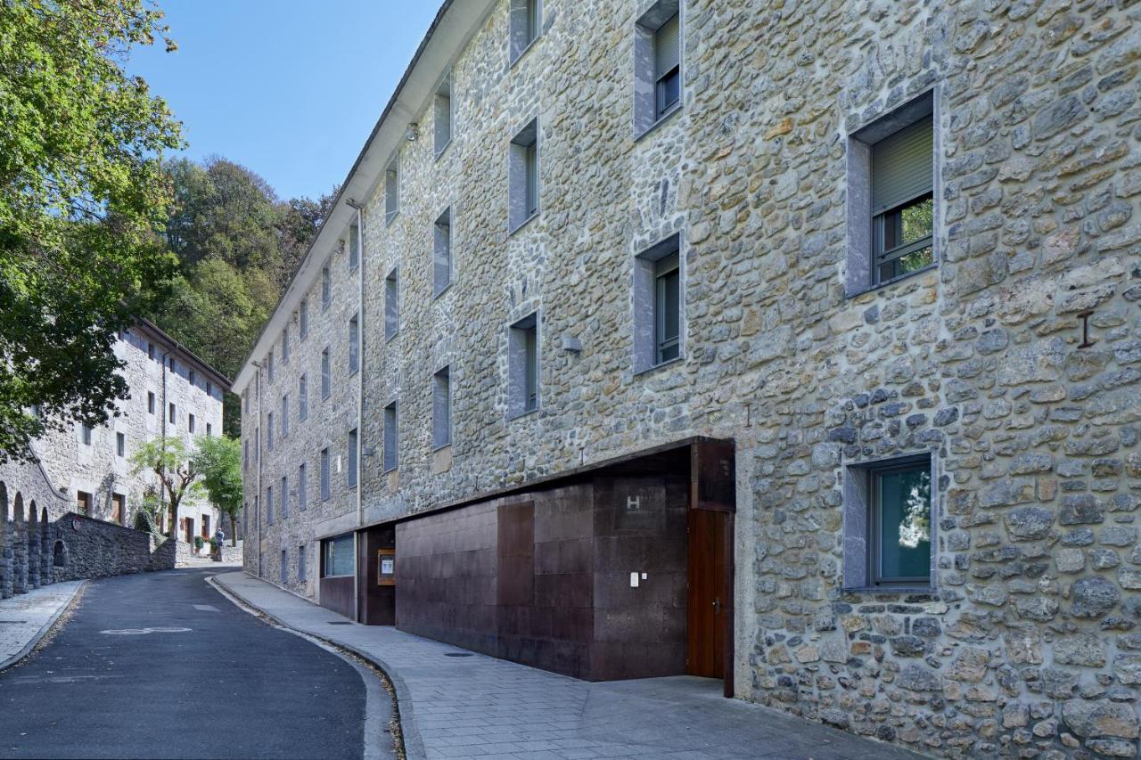 Iraipe Santuario De Arantzazu Hotel Oñate Eksteriør bilde