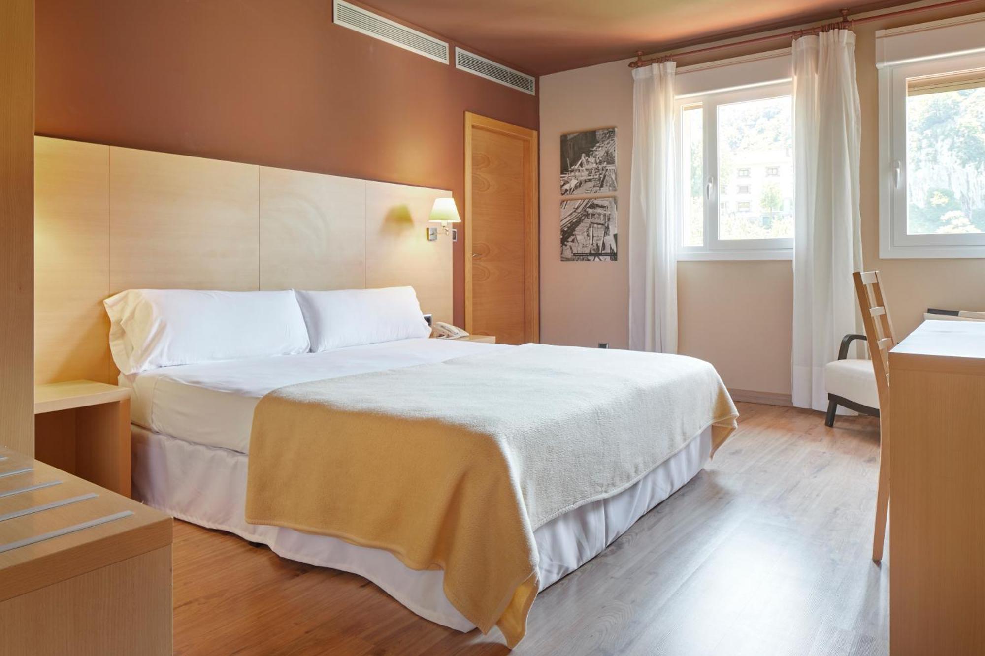 Iraipe Santuario De Arantzazu Hotel Oñate Eksteriør bilde